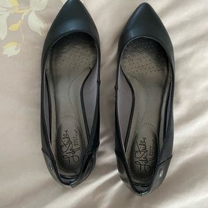 Black wedge dress shoes